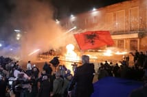 Arnavutluk'ta hükümet karşıtı protestolar patlak verdi