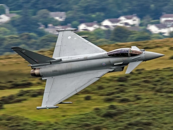 Yunan Savunma Bakanı Dendias, Türkiye’ye Eurofighter satışına tepki gösterdi