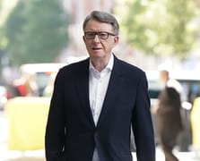 Epstein bağı ifşa olan eski Büyükelçisi İngiltere İşçi Partisi'nden istifa etti