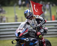 Milli motosikletçi Toprak Razgatlıoğlu Çekya'da saliselik farkla ikinci oldu