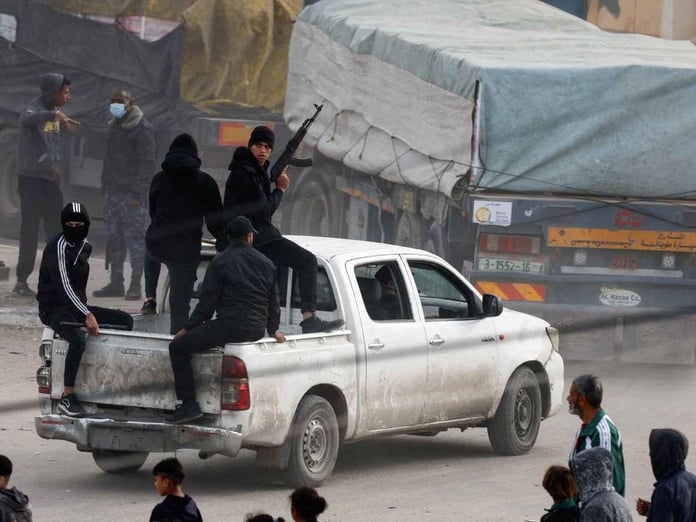 İsrail Ordusu itiraf etti: Gazze'deki çetelere silah verildi