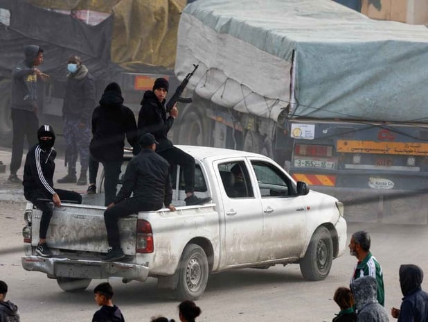 İsrail Ordusu itiraf etti: Gazze'deki çetelere silah verildi