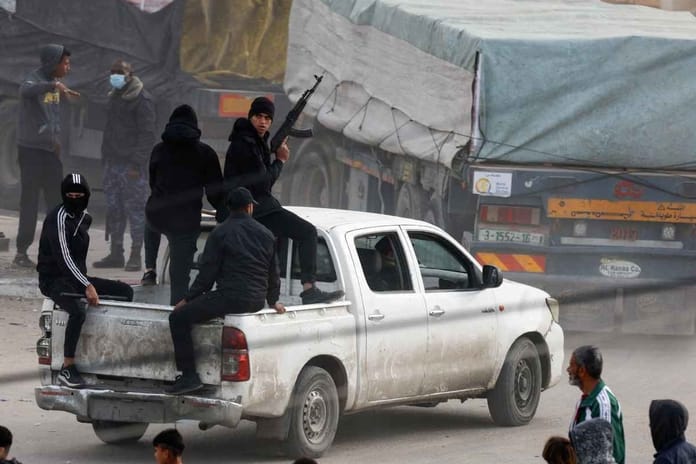 İsrail Ordusu itiraf etti: Gazze'deki çetelere silah verildi