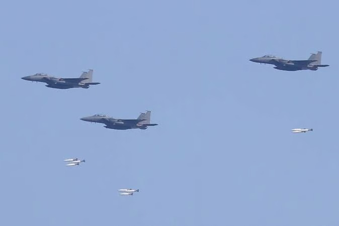 US, Japan, South Korea Conduct Joint Air Drills