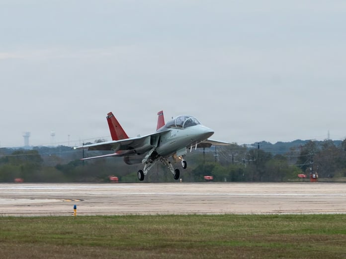 ABD hava kuvvetleri ilk T-7A Red Hawk eğitim uçağını teslim aldı