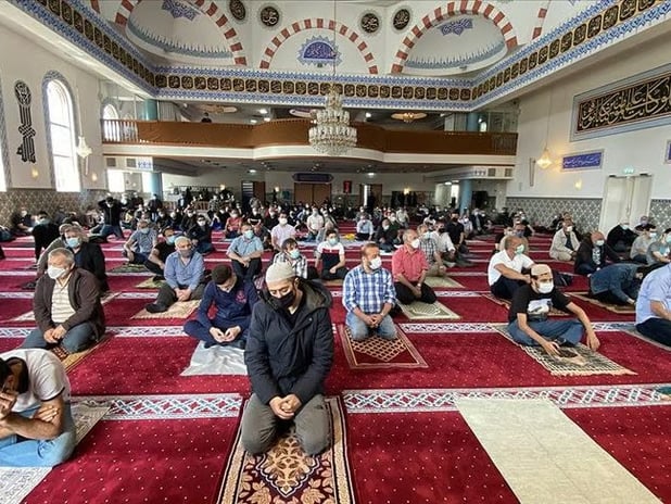 İstanbul İl Milli Eğitim'den lise öğrencilerine Cuma namazı kolaylığı talimatı