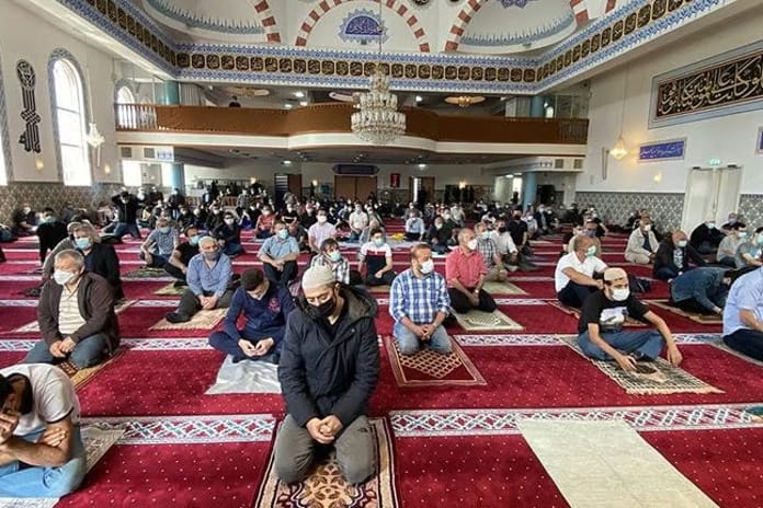 İstanbul İl Milli Eğitim'den lise öğrencilerine Cuma namazı kolaylığı talimatı