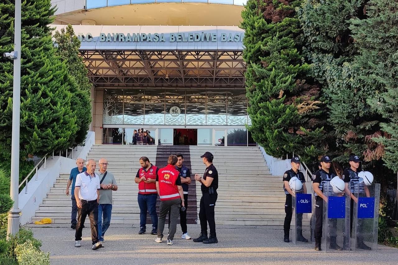 Bayrampaşa Belediyesine yolsuzluk operasyonu: Başkan Hasan Mutlu gözaltına alındı