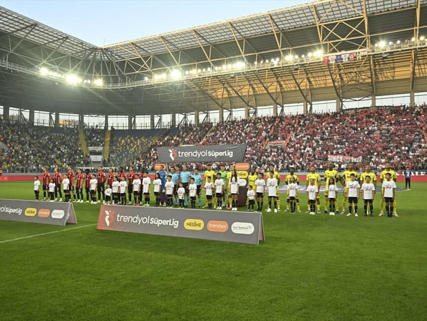 Ligdeki eksik parçalar tamamlanıyor: Erteleme maçları ile Süper Lig'de puan durumu şekilleniyor