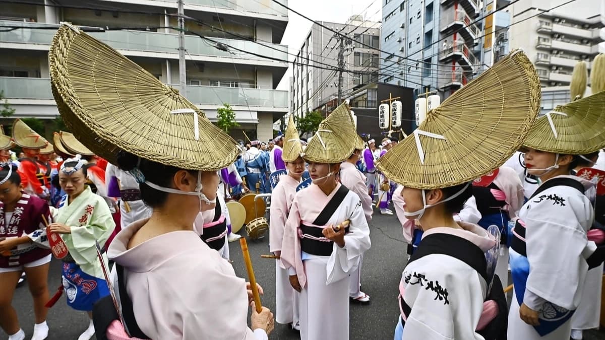 Tokyo sokaklarında 10 bin dansçı Awaodori Festivali’nde buluştu