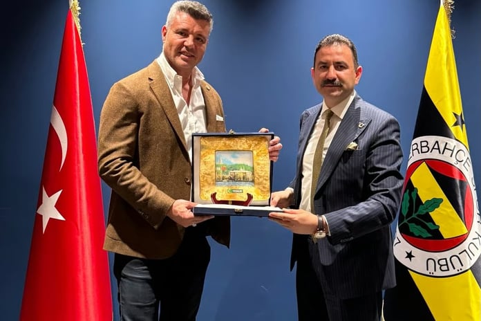 Yeşilay'dan Fenerbahçe Başkanı Sadettin Saran'a ziyaret