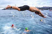 Boğaziçi Yüzme Yarışı'nda Rus yüzücü kayboldu: Arama çalışmaları başlatıldı