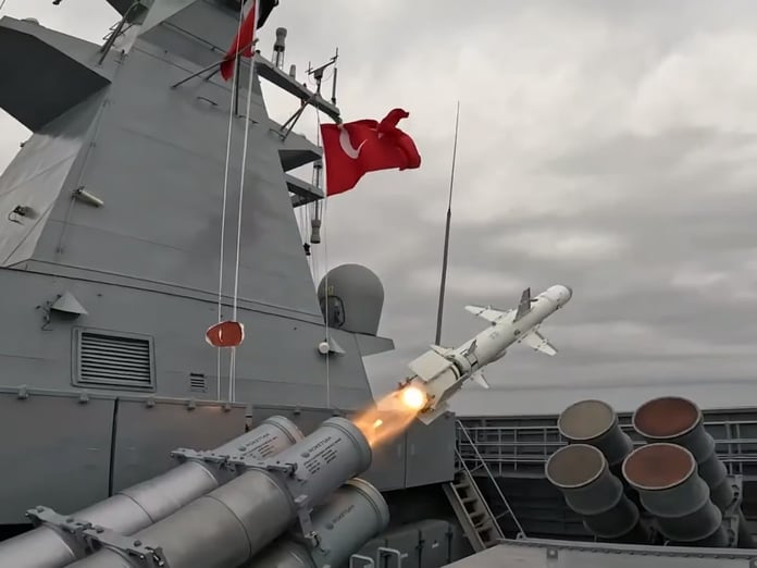 ATMACA gemisavar füzesi kara hedeflerine karşı başarıyla test edildi