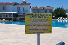 Haşemalı kadını havuza almayan yönetime hapis cezası