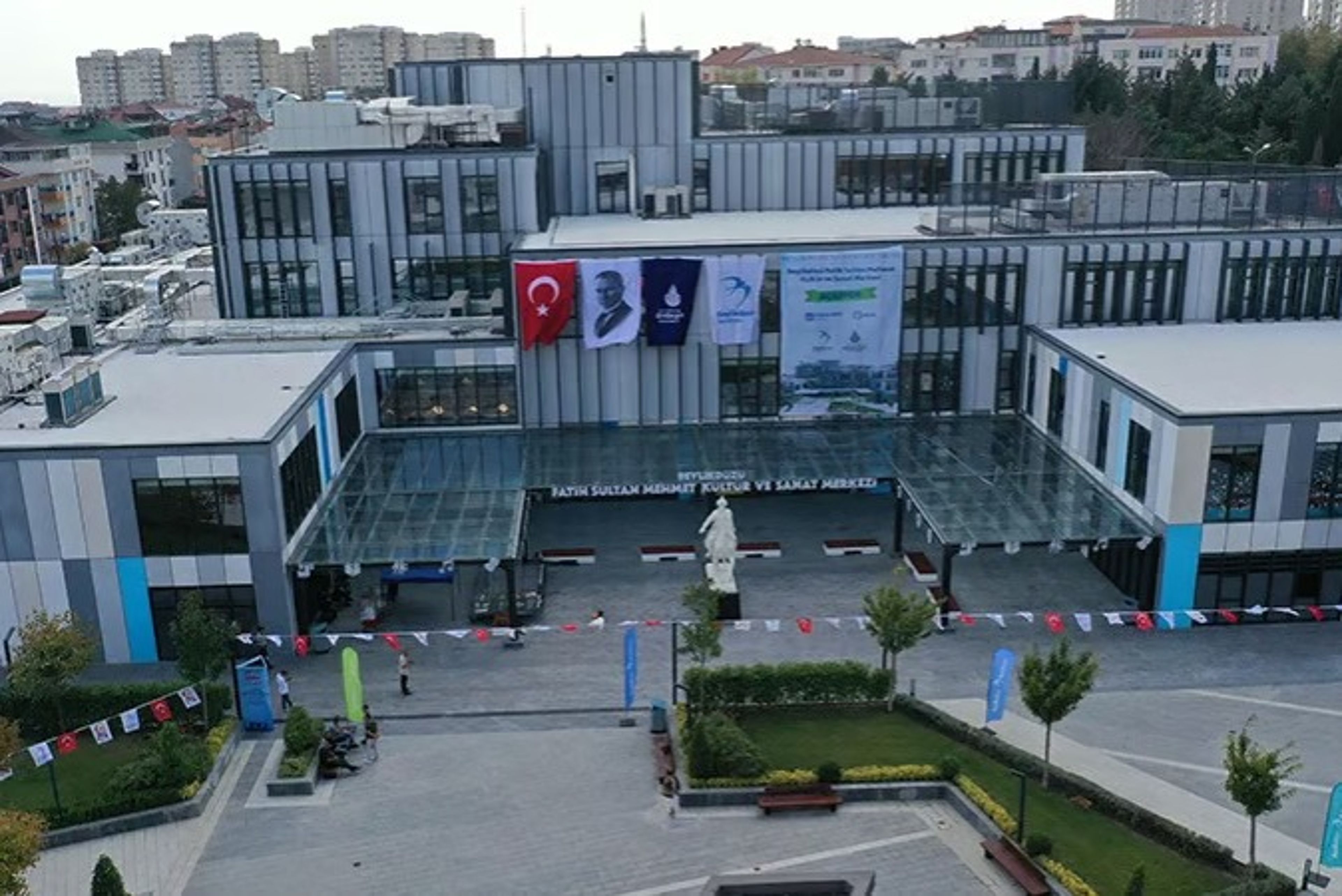 Beylikdüzü Belediyesi ve İmamoğlu İnşaat’a şafak operasyonu! Çok sayıda gözaltı var