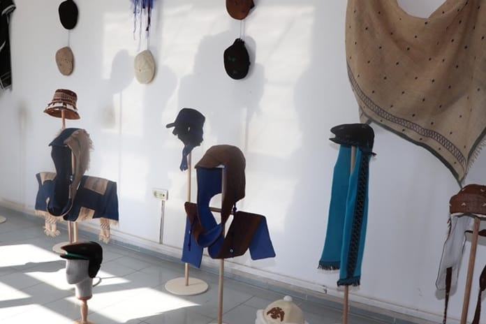 Erzurum'un geleneksel ehram kumaşından üretilen 27 şapka tasarımı tescillendi