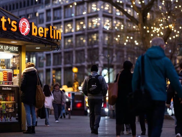 Almanya'da büyük göç dalgası kapıda: Her 5 kişiden 1'i ülkeyi terk etmek istiyor!