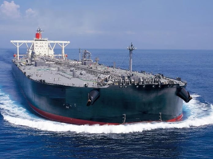 İran tankeri ABD'nin ablukasını deldi