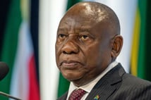 Güney Afrika Devlet Başkanı Ramaphosa hakkında azil soruşturması yeniden açılıyor