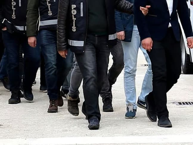 Sahte vatandaşlık yapan çete çökertil