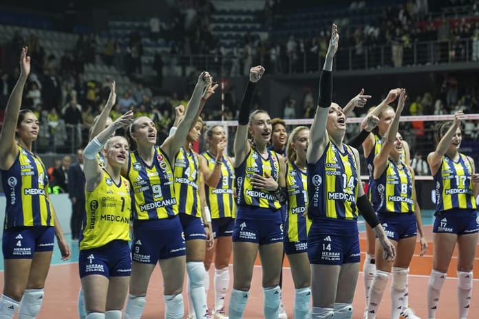 Liderlik el değiştirdi: Dev derbinin galibi Fenerbahçe