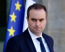 Fransa'da hükümetin düşme ihtimaline karşı erken seçim hazırlığı başladı