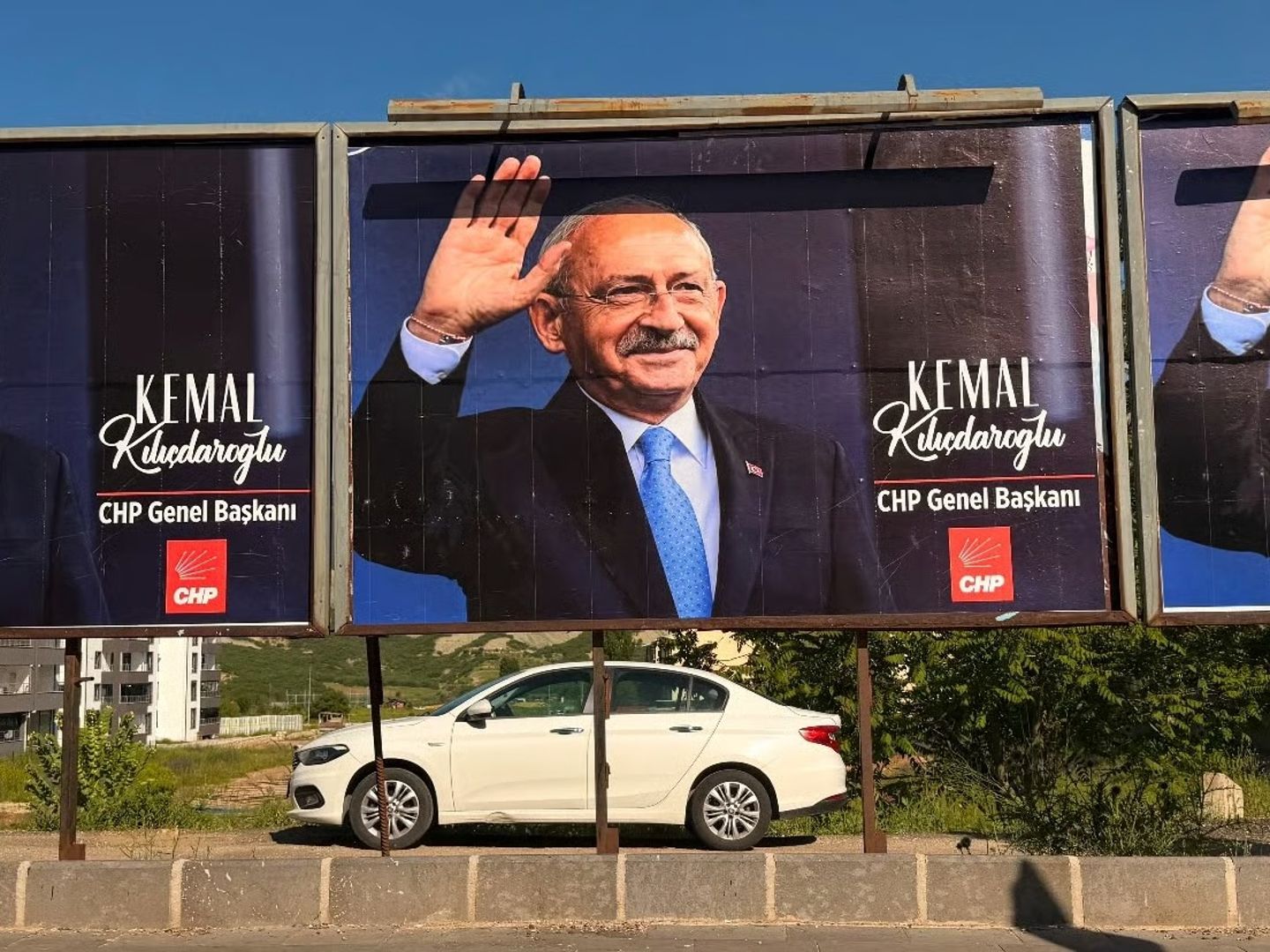 Tunceli'de Kılıçdaroğlu hareketliliği: Memleketine boy boy afişleri asıldı, valilikten açıklama geldi!
