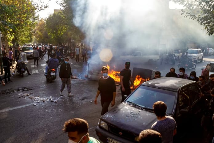 İran'da rejim karşıtı protestolar tüm eyaletlere yayıldı