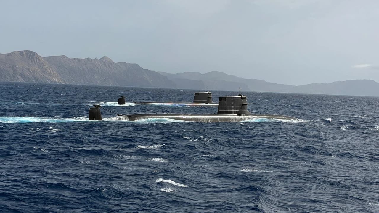 İspanya, S-81 ve S-82 denizaltılarını ilk kez birlikte denize indirdi
