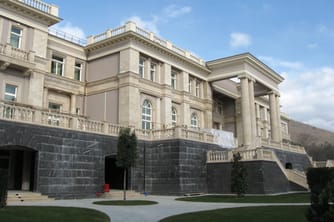 Ukraine Hits Defenses at Putin's Holiday Palace