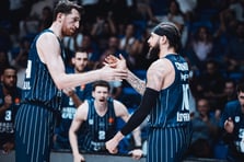 12. yılında 'Pembe Top Sahada':  Anadolu Efes, kapalı gişede Panathinaikos'u konuk ediyor