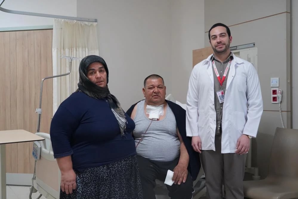 Boynundan tiroid dokusu çıkarıldı