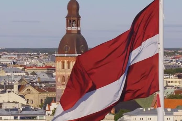 Letonya'da kamusal alanlarda Rusça yasaklandı