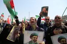 İsrail ve ABD saldırılarında hayatını kaybeden İranlı yetkililer ve askerler için Tahran’da cenaze töreni düzenlendi