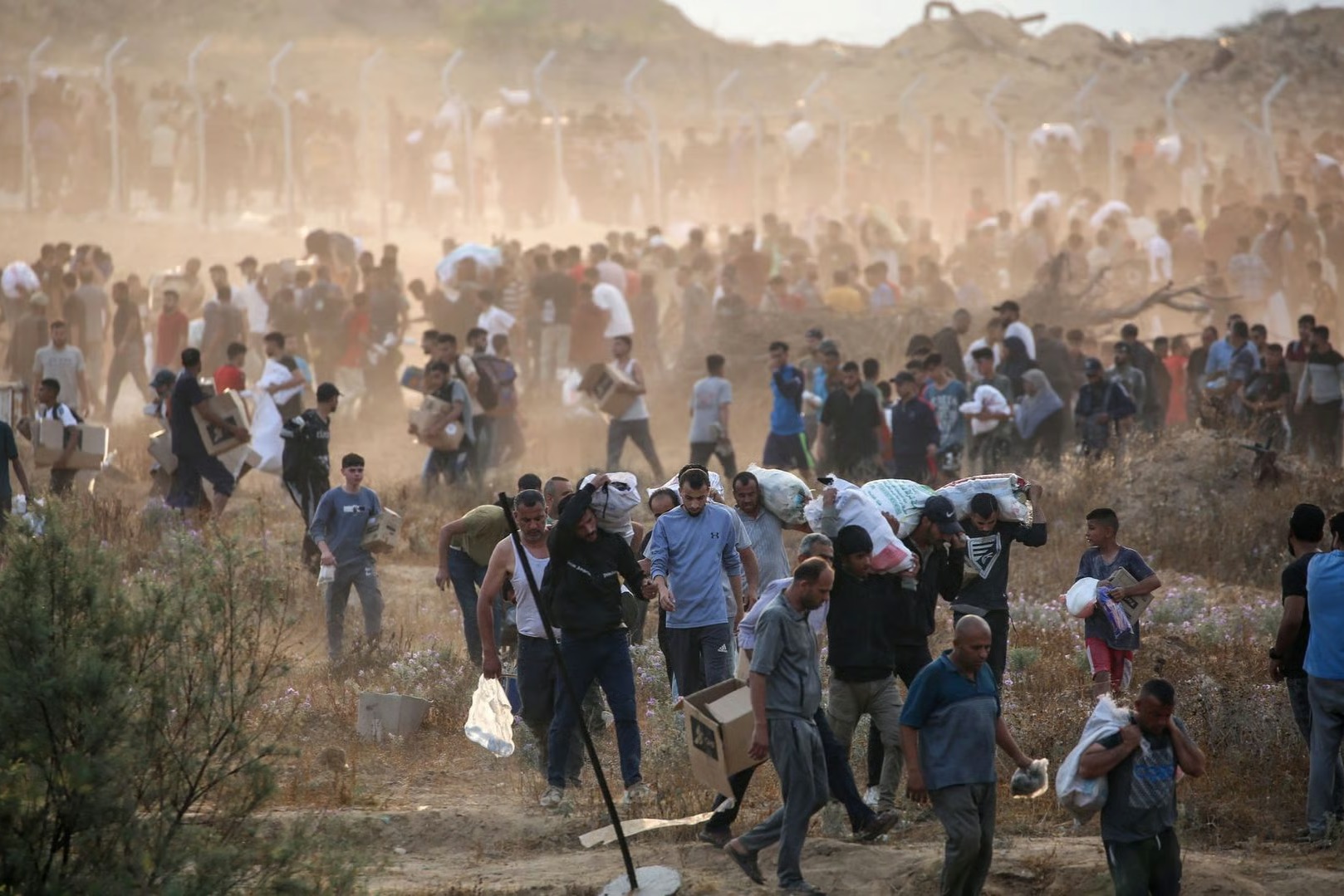  Israeli Shelling Kills Over 45 at Gaza Aid Site