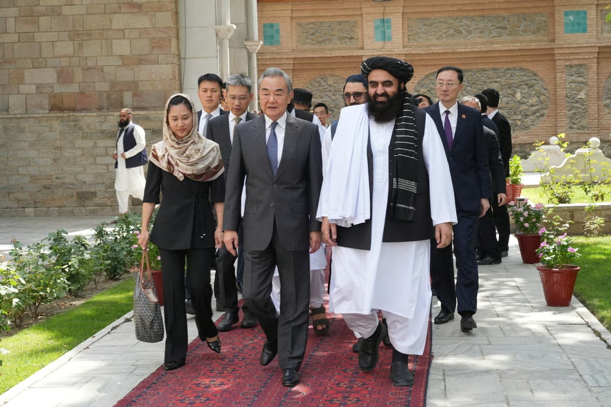 Çin Afganistan’da Kuşak Yol için bastırıyor