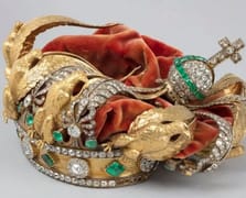 Louvre soygununda hasar gören İmparatoriçe Tacı'nın son hali