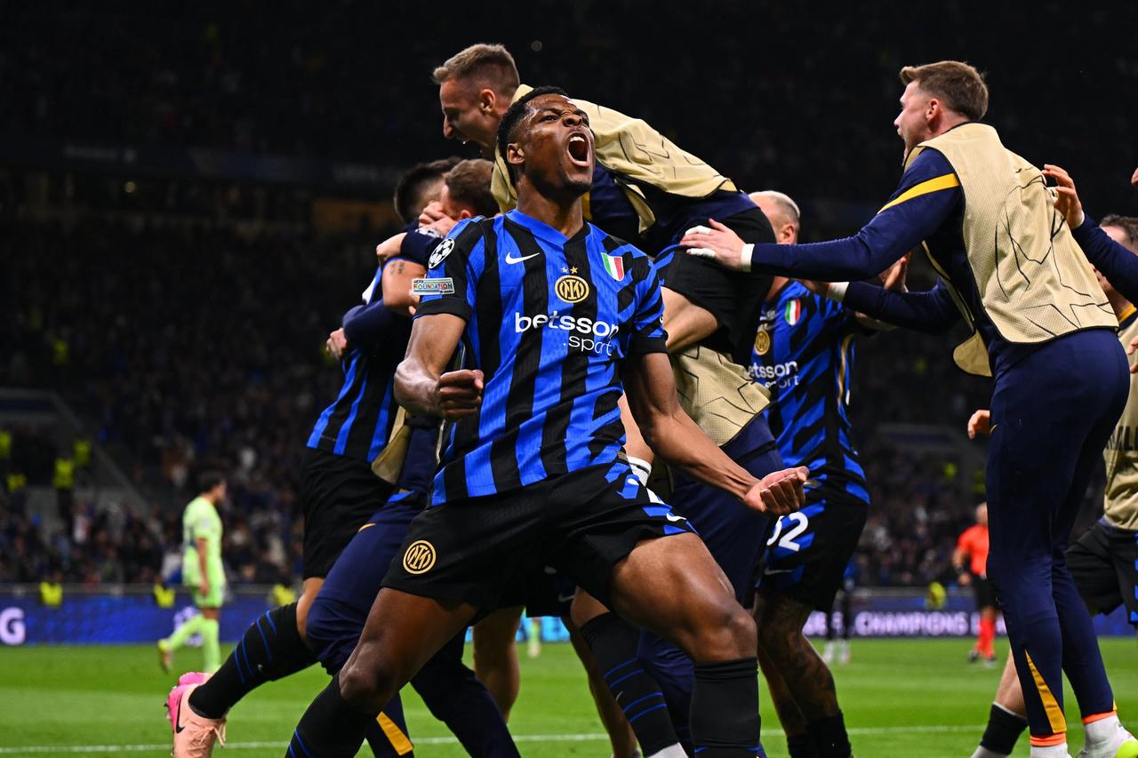 Inter, 13 gollü düelloda final biletini kaptı