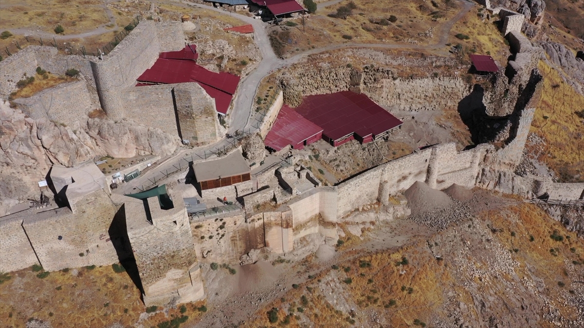 Harput Kalesi'ndeki Roma Dönemine ait gizli geçidin restorasyonu tamamlandı