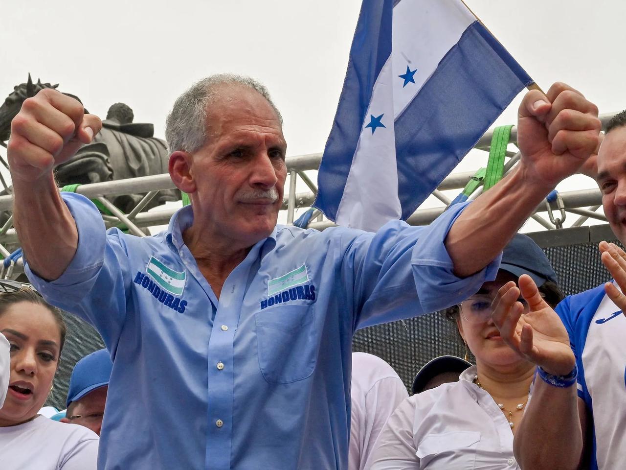 Honduras'a Filistin kökenli başkan