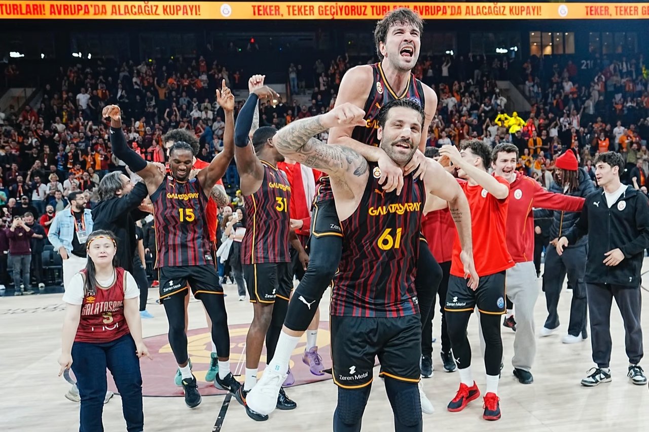 Galatasaray Basketbol Şampiyonlar Ligi finali için parkede