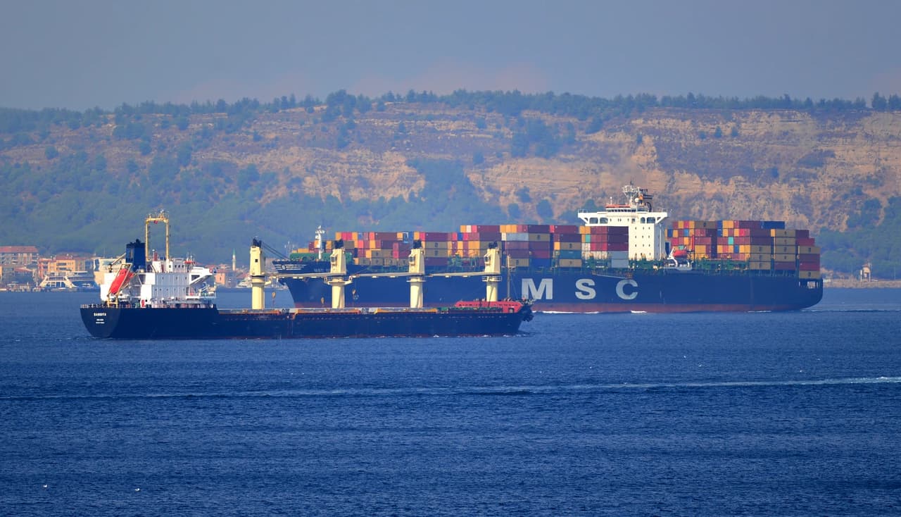 Karadeniz'de sıcak temas, Türk boğazlarında yoğun mesai