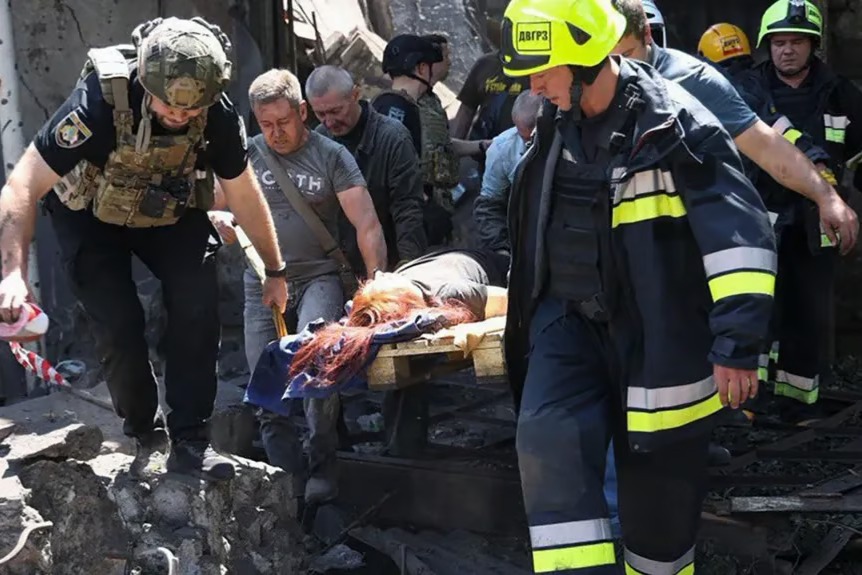 Russia Strikes Dnipro Amid NATO Talks