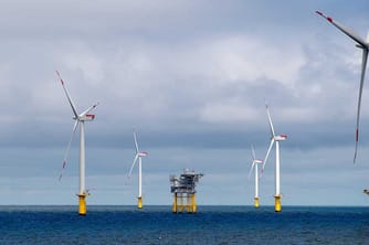RWE Exits US Wind, Takes $1.22B and Pivots to Gas