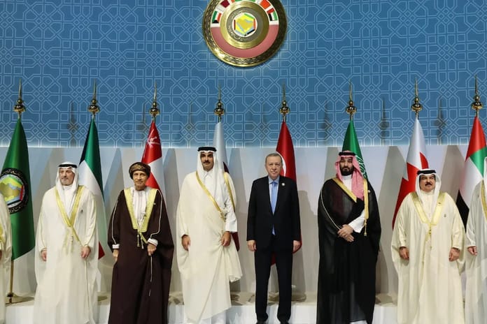 Arab News: Arap Devletleri için Türkiye'nin stratejik önemi artıyor