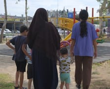 Mersin'de bir anne çocuklarının gözü önünde darp edildi