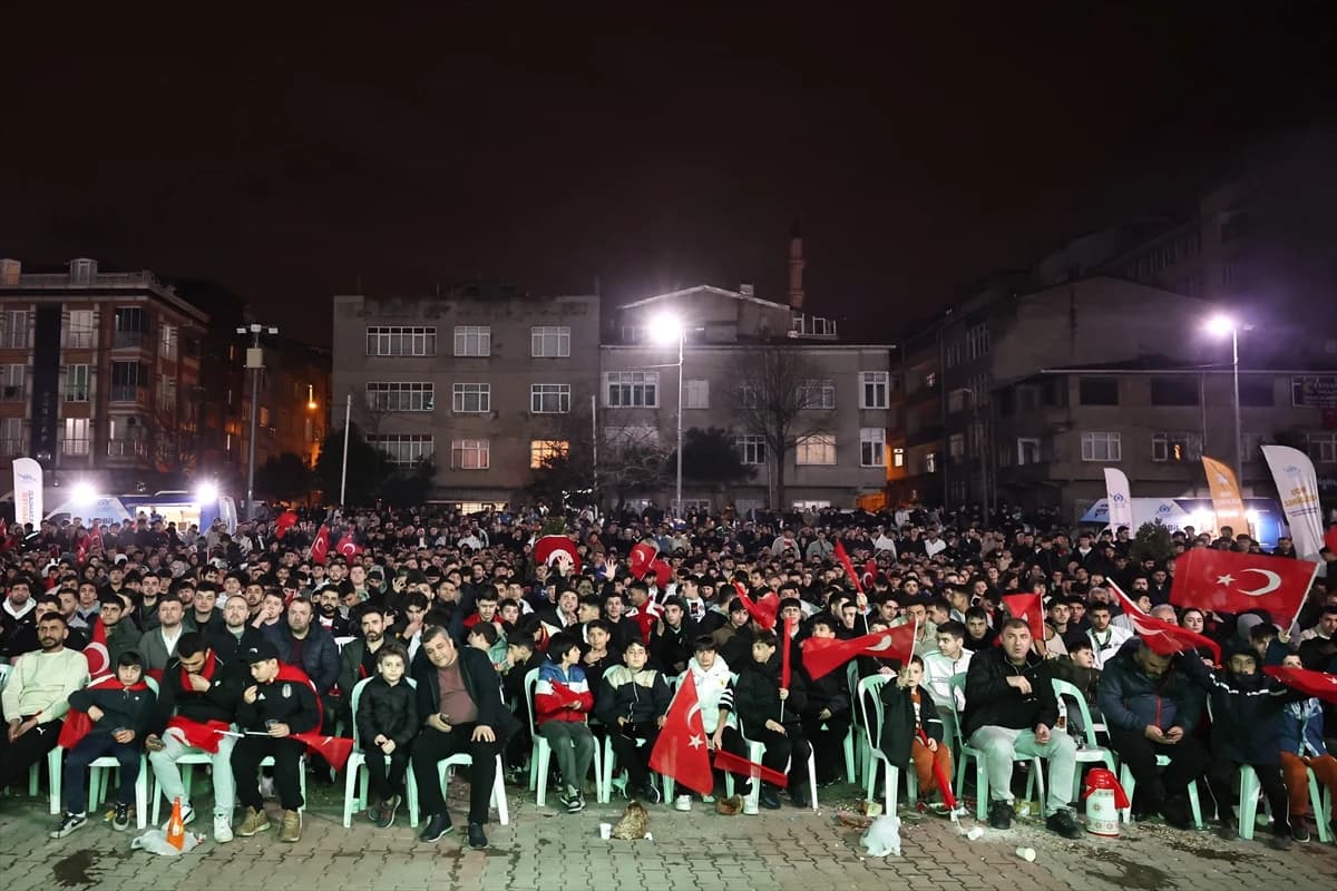 A Milli Futbol Takımı'nın Kosova galibiyeti yurtta coşkuyla kutlandı