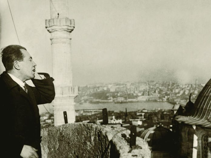 Tarihte Bugün: Türkçe ezan zorunluluğu kaldırıldı