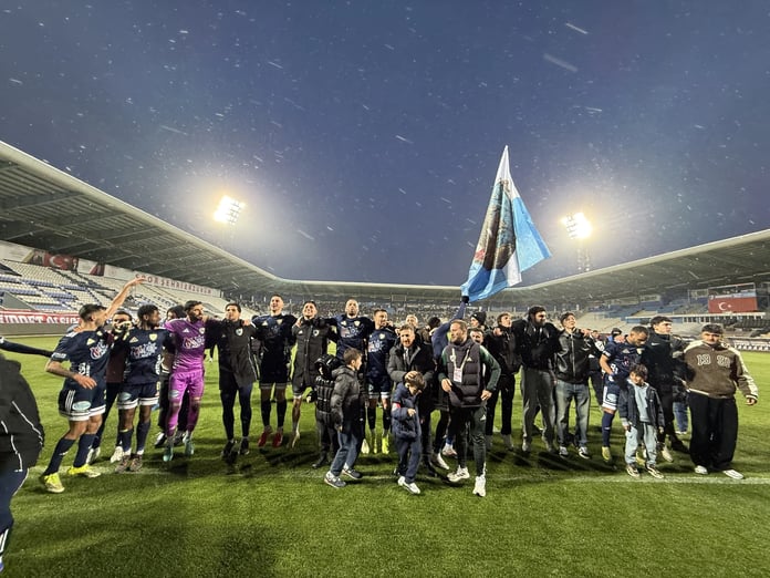 Erzurumspor FK avantajlı konumda