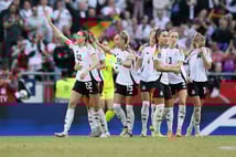 Kadınlar EURO 2025'te çeyrek finale doğru: Grup aşamasında tur atlayanlar ve düğümü çözülecek gruplar